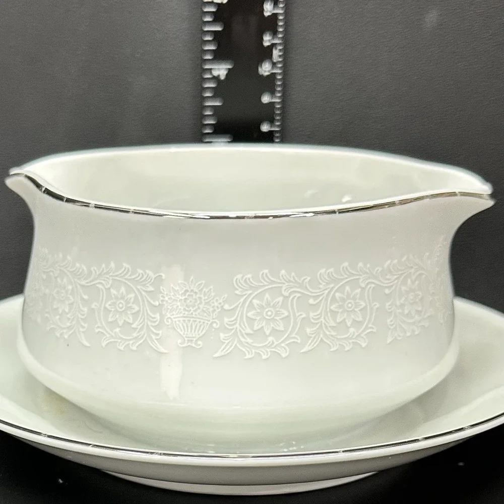 Crown Victoria 'Lovelace' Gravy Boat Attached‎ Plate Double Spouts Platinum Trim
